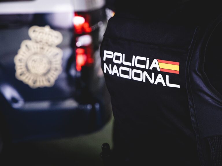Disolta unha festa ilegal en Santiago e un condutor denunciado por positivo en drogas