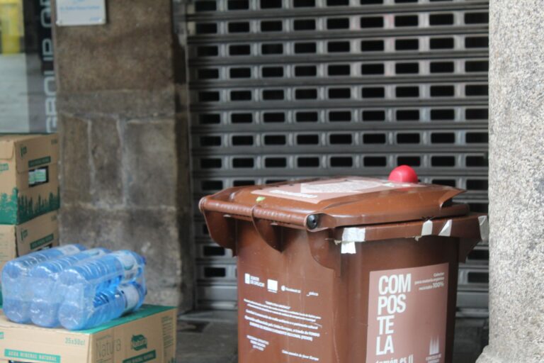 A alcaldesa confía en someter a taxa do lixo ao pleno de decebro tras recibir achegas do PSOE e das non adscritas