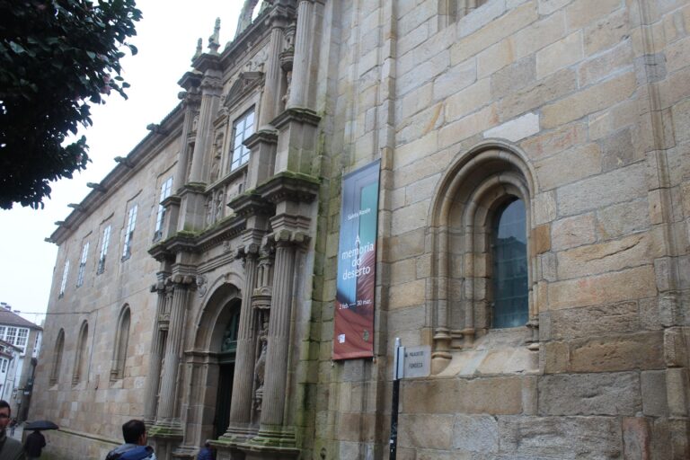 A USC comprométese a asumir o pago das cotas patronais do persoal dos programas Margarita Salgas e María Zambrano