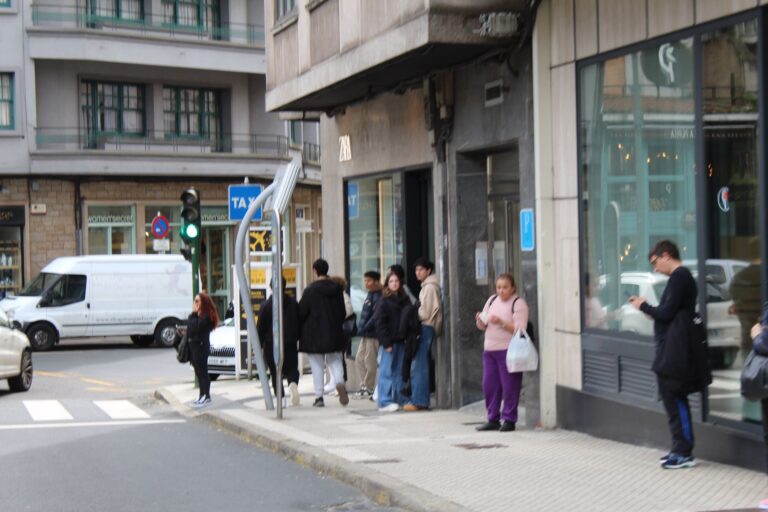 O PSdeG reclama medidas urxentes ante os colapsos de tráfico en Santiago