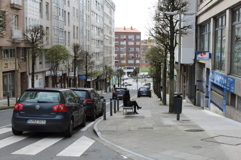 A Policía Local detén unha moza con 140 gramos de cocaína tras unha intervención nun edificio da rúa da Rosa