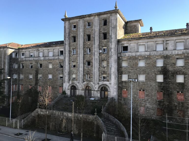 O Concello concede unha licenza para transformar o antigo hospital de Galeras nunha residencia universitaria e hotel