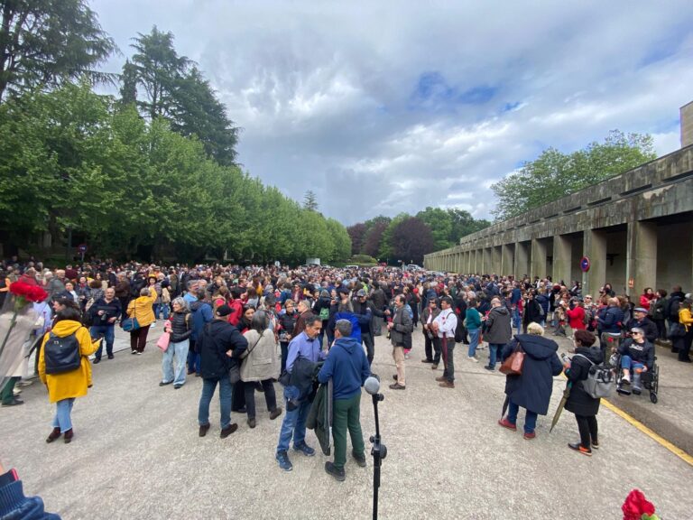 Compostela canta Grândola Vila Morena