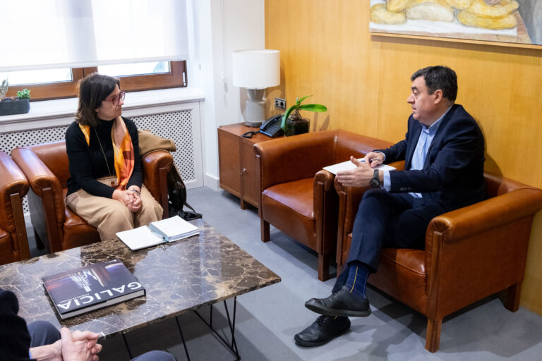 A Xunta e a USC colaboran na musealización dos fondos da Facultade de Ciencias da Educación