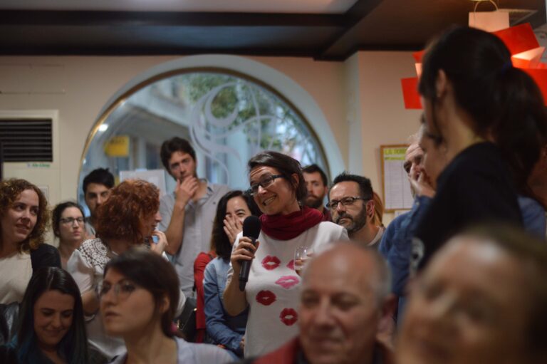 Santiago celebra a ciencia nos bares co festival Pint of Science