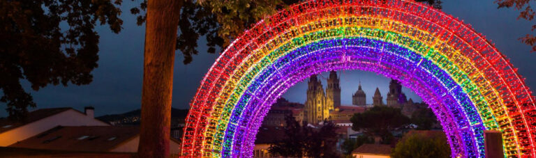 A campaña ‘Compostela Diversa’ vestirá Santiago coas cores LGTBI ata xuño