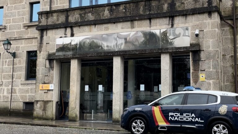 A Policía Nacional reanuda os trámites de estranxeiría tras o incendio na comisaría