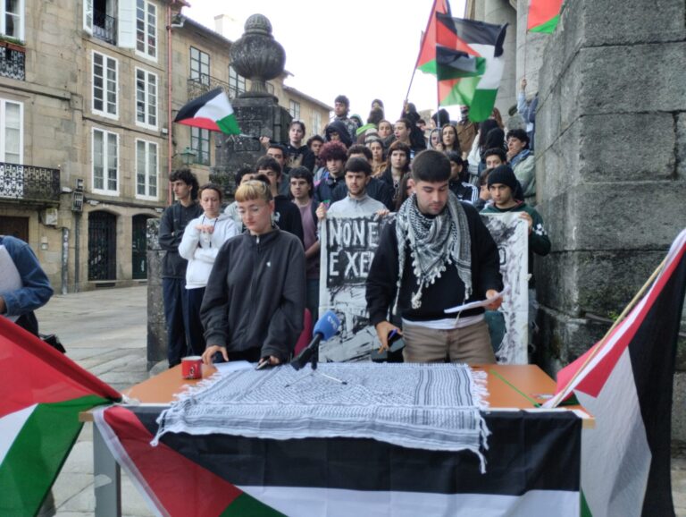 Estudantes da acampada pro Palestina de Santiago acusan á USC de manter a condena ao “xenocidio” no plano “simbólico”