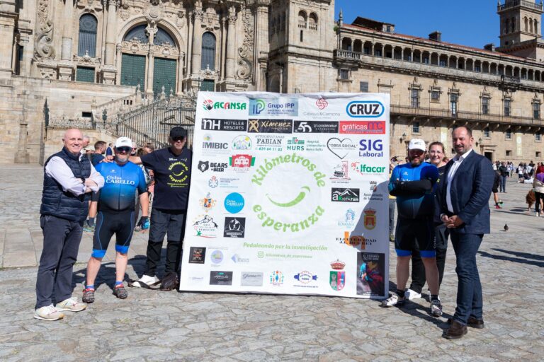 En bicicleta dende Córdoba a Santiago para visibilizar a investigación do cancro infantil