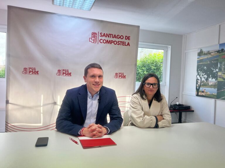 O secretario xeral do PSOE compostelán esixe á alcaldesa unha comisión de seguimento dos orzamentos