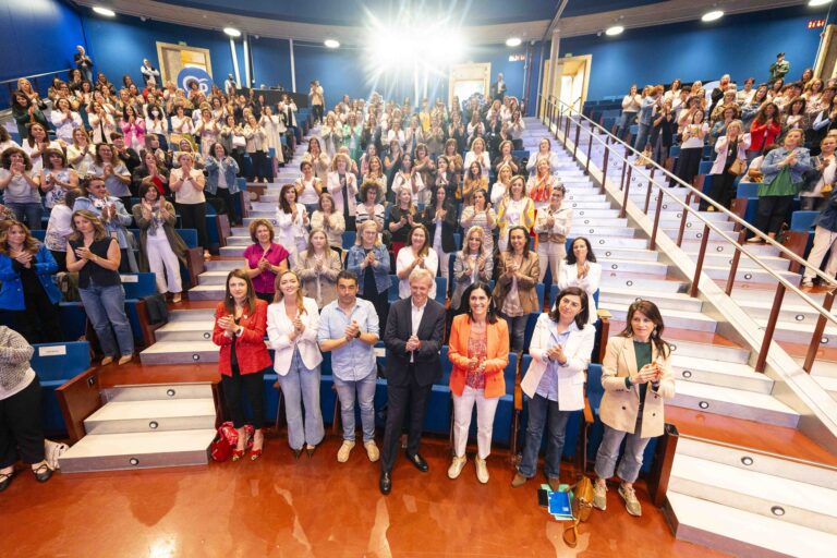 PPdeG celebra un encontro masivo en Santiago para valorar o compromiso das súas concelleiras e alcaldesas