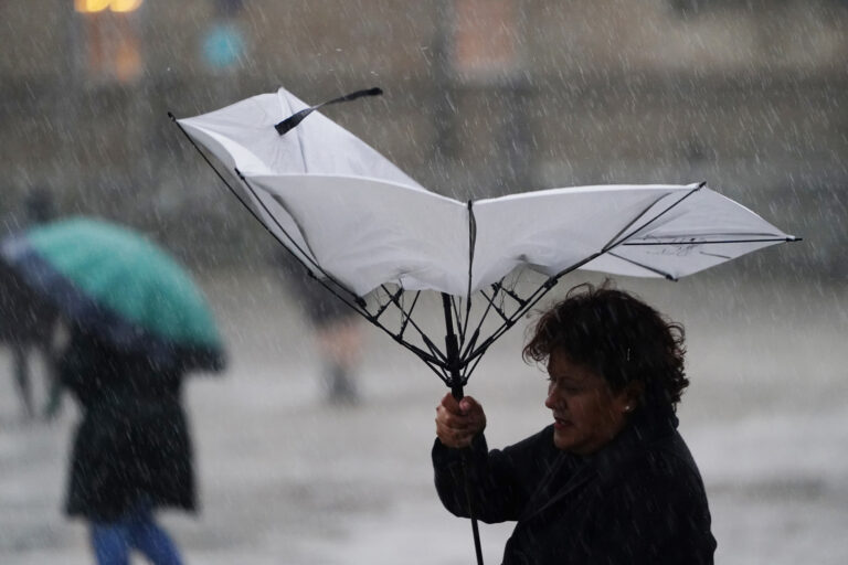 Santiago activa un dispositivo de prevención de inundacións ante a previsión de fortes choivas