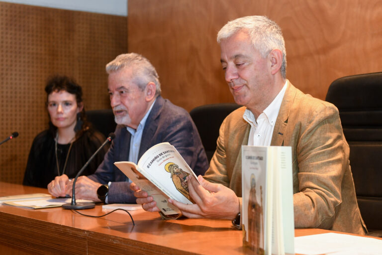 Valentín García destaca o papel do galego no fenómeno Xacobeo durante a entrega do II Premio de Ensaio Camiño de Santiago