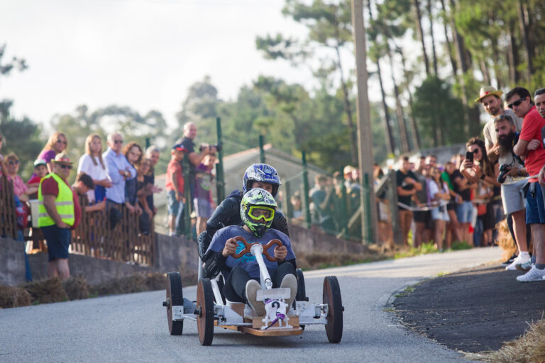 O Gran Prix das Carrilanas de Esteiro encherá Compostela de actividade e música este sábado