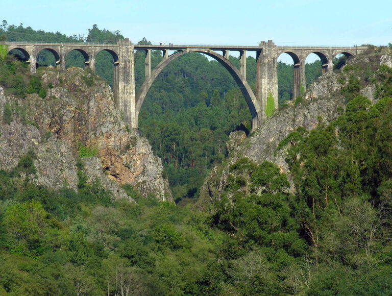 Recoñecida co Premio Alimentos de España 2024 a Augardente Vedra do Ulla