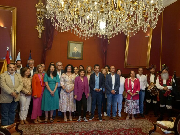 O Pazo de Raxoi celebrará hoxe o acto institucional en recordo a Ánxel Casal