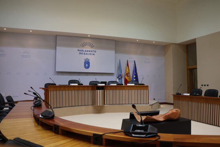 O Parlamento de Galicia recibiu máis de 14.000 visitantes no último ano