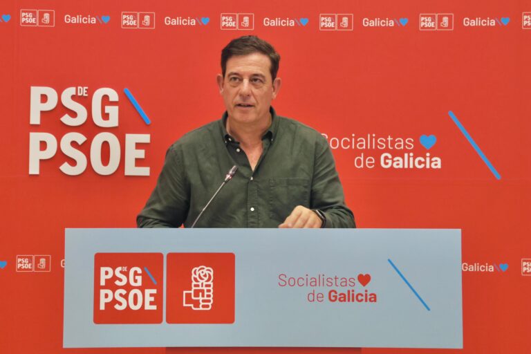 Besteiro rexeita falar sobre o expediente aos edís socialistas e di que o proceso conta con “todas as garantías”