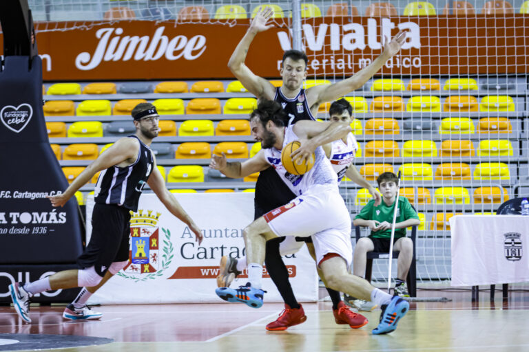 O Monbus Obradoiro cae ante o Odilo Cartagena nun partido marcado polos erros ofensivos