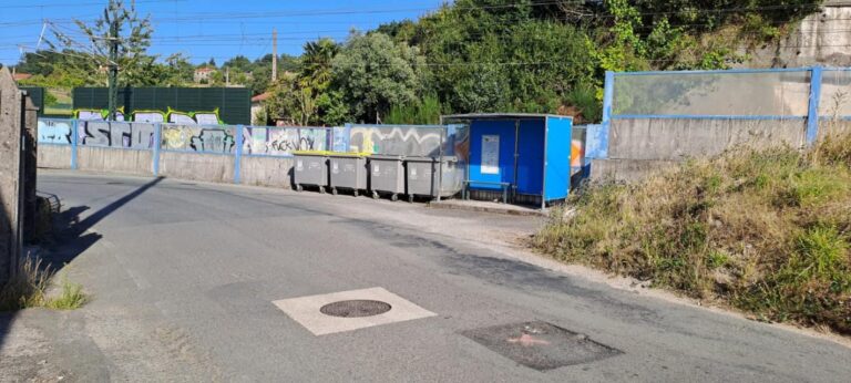O PP denuncia o cambio de localización dos colectores no rural compostelán sen consultar coa veciñanza