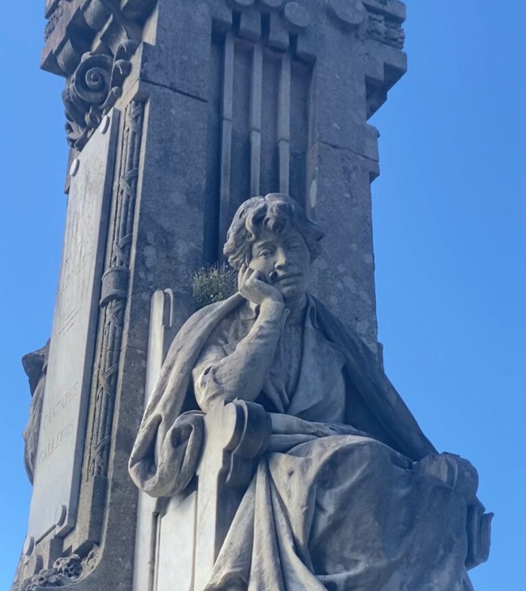 Como o monumento a Rosalía de Castro naceu grazas ao pobo compostelán
