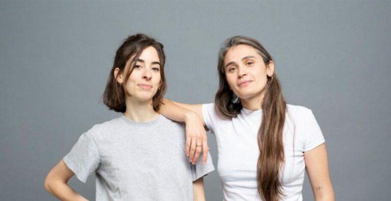 O podcast ‘Las Hijas de Felipe’ gravará en directo en Santiago como parte do Outono Cultural da USC