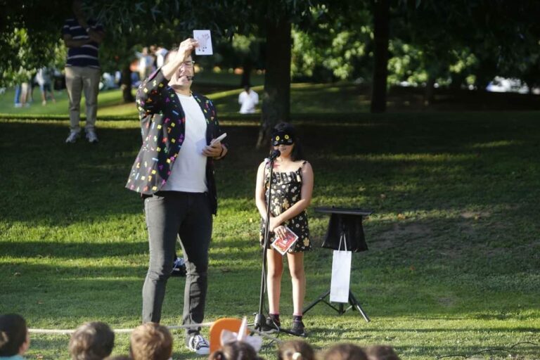 Santiago acolle a primeira edición do festival de maxia ‘Encantos en Compostela’