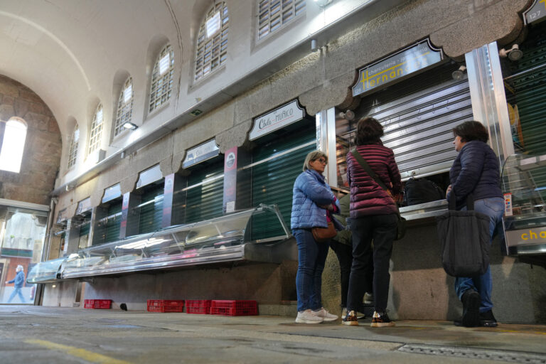 Dous detidos pola morte violenta do dono dunha carnicería na praza de abastos en Santiago
