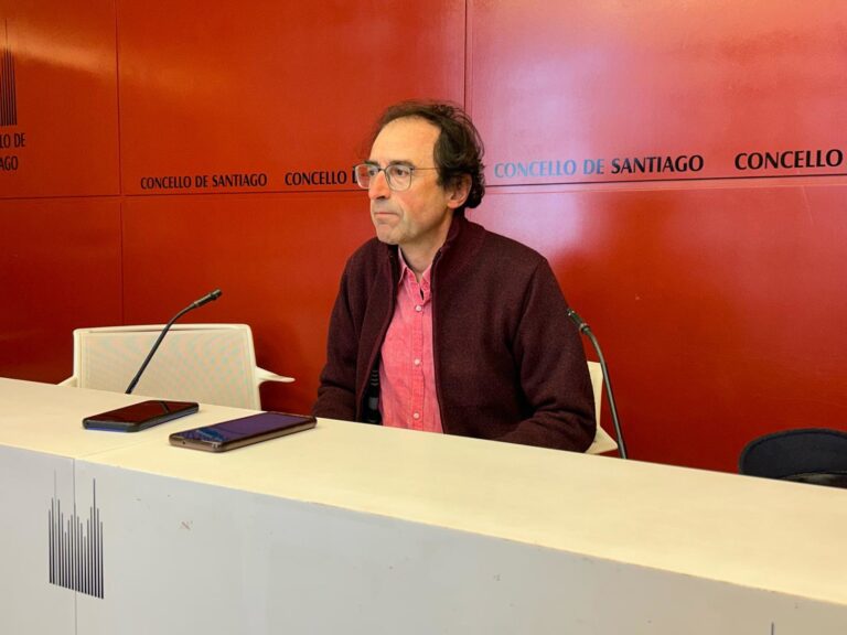 O Goberno local aposta por crear unha sociedade mixta con maioría municipal para a xestión da auga en Santiago