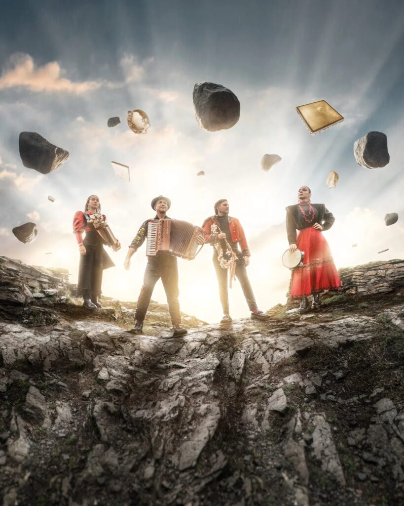 Ailá, foto promocional