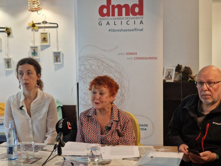 Reivindican en Santiago a declaración do 12 de xaneiro como Día da Morte Digna