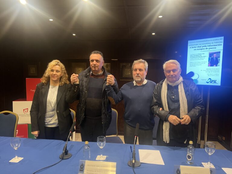 O xornalista palestino Nasser Abu Baker denuncia no Hotel Araguaney a persecución da profesión no seu país: “Israel considera a información un inimigo”