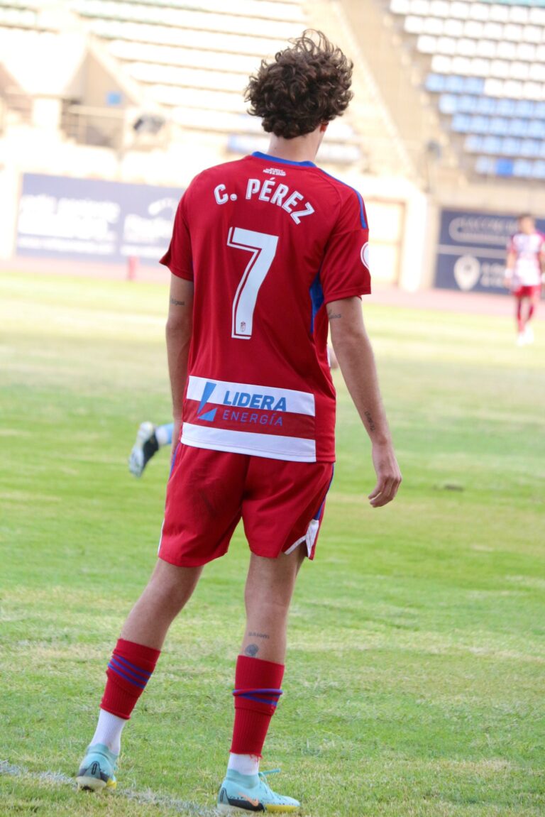 A SD Compostela incorpora a Carlos Pérez para fortalecer o seu xogo ofensivo