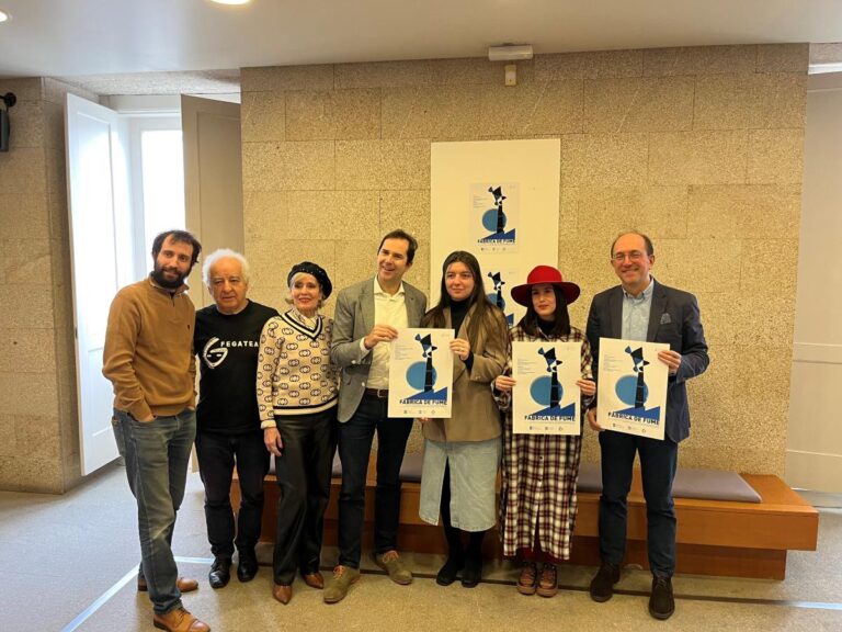 O Salón Teatro acolle a estrea de ‘Fábrica de fume’, unha obra sobre Sargadelos