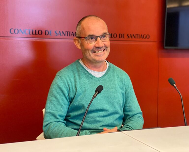 O goberno de Santiago insiste que a licitación de centros socioculturais “segue avanzando”