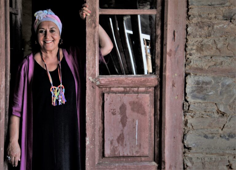 Uxía abre en Santiago a xira ‘Será por Flores’ polos seus 40 anos de carreira musical