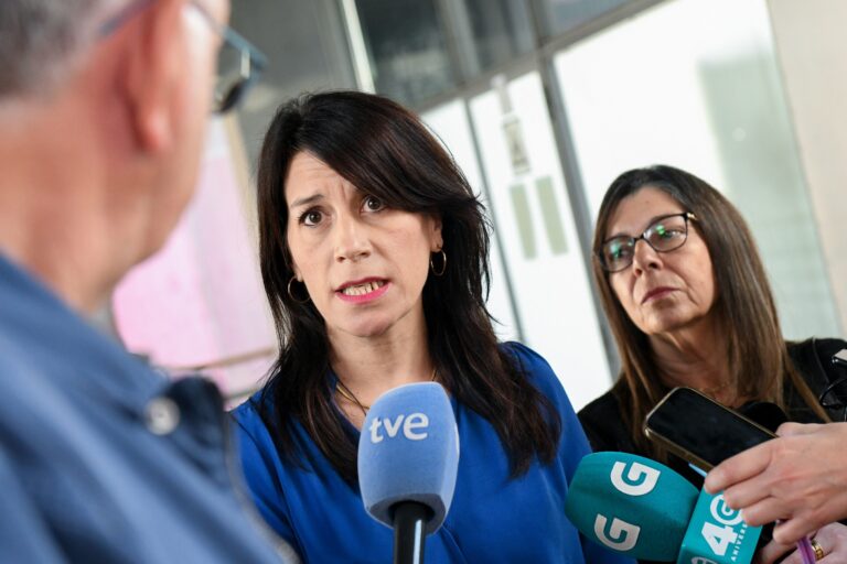 A conselleira de Vivenda lanza un dardo ao Concello de Santiago e rexeita o intervencionismo e gravación de vivendas baleiras