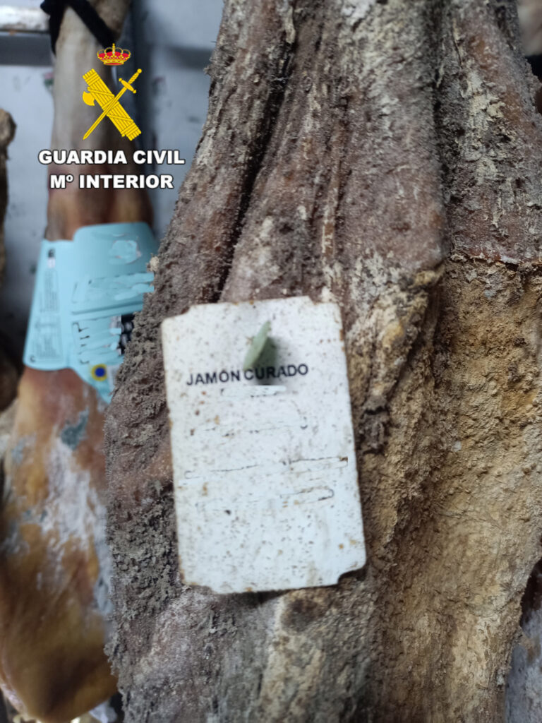 Investigan por delito contra a saúde pública ao dono dun almacén clandestino de carne situado na zona de Santiago