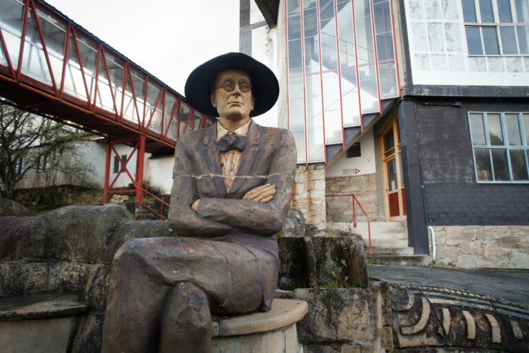 O pleno pide “protección pública” de Sargadelos: Rosón avoga por “expropiar” pero “confórmase” coa rebaixa do BNG