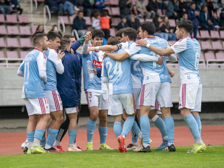 O Compostela suma ante a Gimnástica o seu terceiro triunfo consecutivo