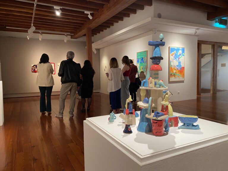 Afundación inaugura en Santiago a mostra ‘Diversa’ con propostas internacionais de ilustración contemporánea