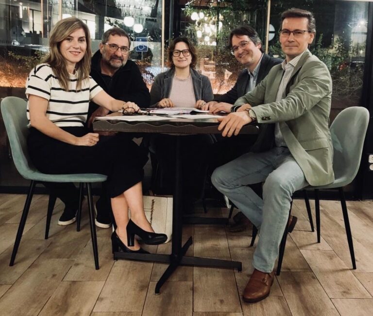 Presentan en Santiago unha guía para afrontar os desafíos que leva a enfermidade de Alzheimer