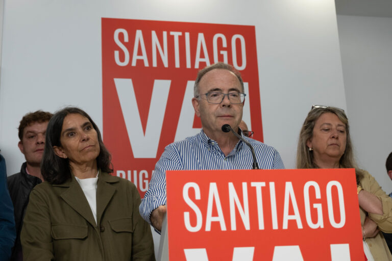 Bugallo pide “respecto” para os edís electos antes de comparecer na vista do PSOE local de Santiago