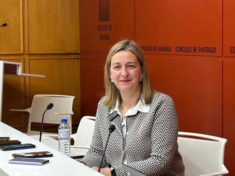 Raxoi, en resposta á conselleira de Vivenda, reitera que fará todo o que está “na súa man” para atallar a cuestión da vivenda