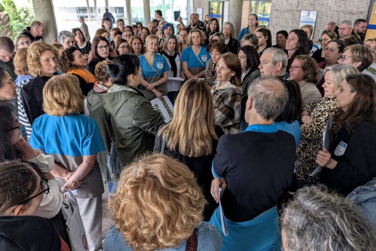 Mobilización do persoal de limpeza do CHUS para denunciar os incumprimentos de convenio laboral