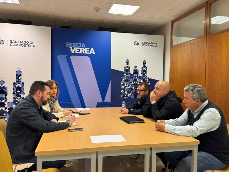 A deputada Carmen Pomar esixe explicacións sobre o uso de servizos privados de transporte en Santiago