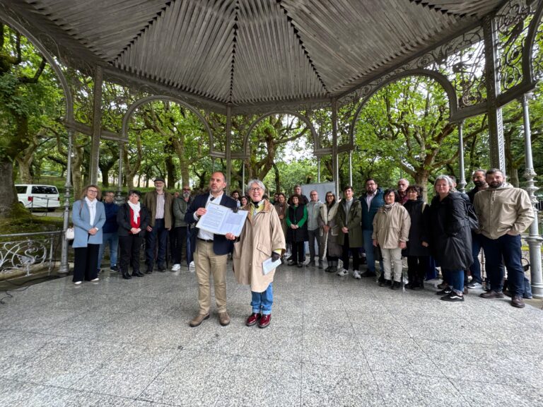 A alcaldesa de Santiago asinou a Declaración ‘Concellos coa Lingua’ en apoio ao galego