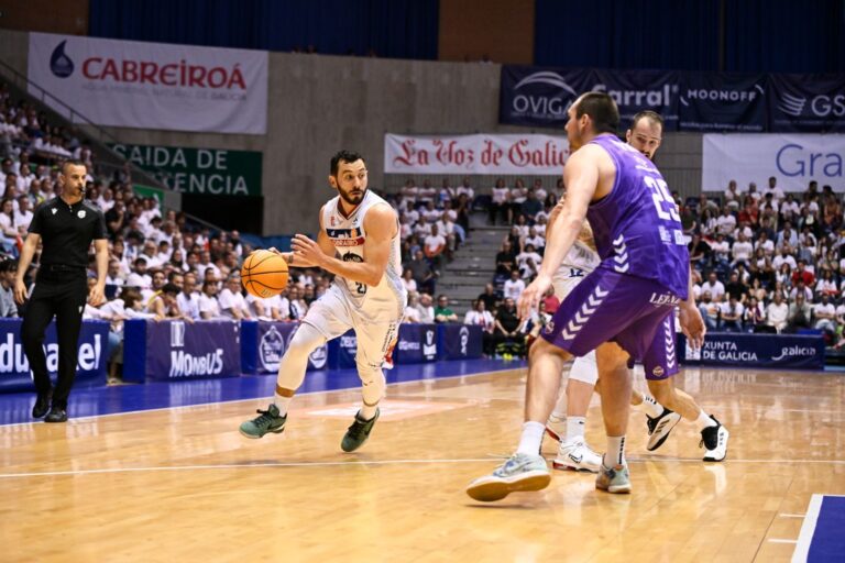 O Obradoiro abre a Liga en Menorca e reforza a idea de “hábitos” mentres agarda pola evolución de Diogo