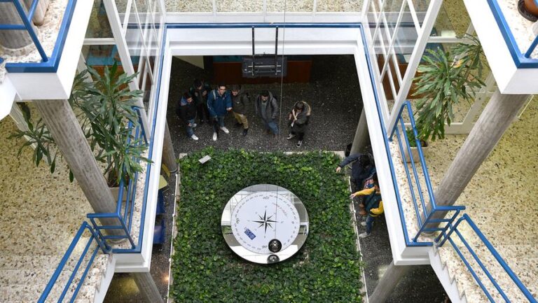 Santiago acolle a reunión europea de liderado en física moza con participantes de máis de 20 países