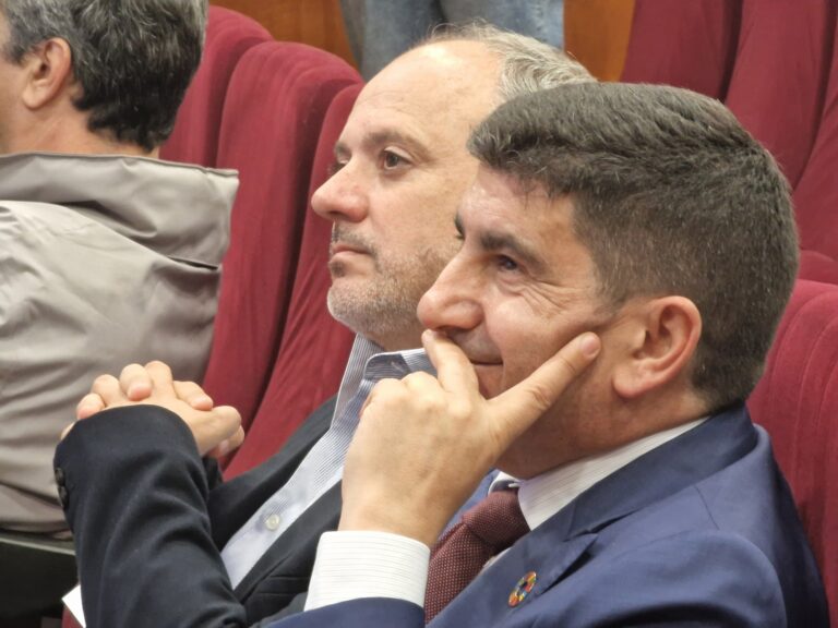 O delegado do Goberno di que non é a súa “preocupación inmediata” a súa candidatura á Alcaldía de Santiago